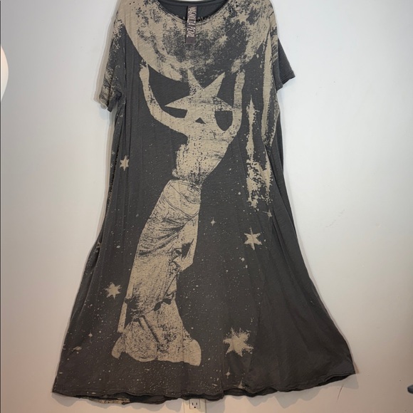 Magnolia Pearl Space Disco Tee Dress in the Ozzy color 100% cotton jersey - Picture 11 of 15